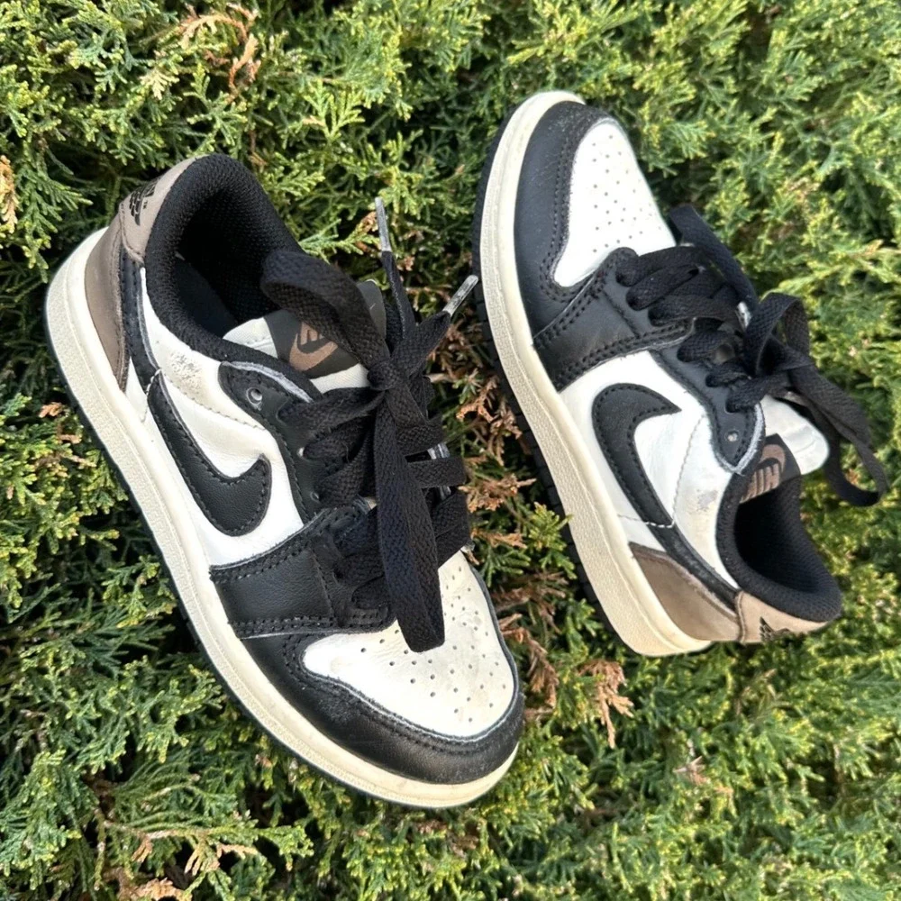 Nike Air Jordan 1 Retro Low OG Kids Sneakers Size 11 Sail Black Dark Mocha